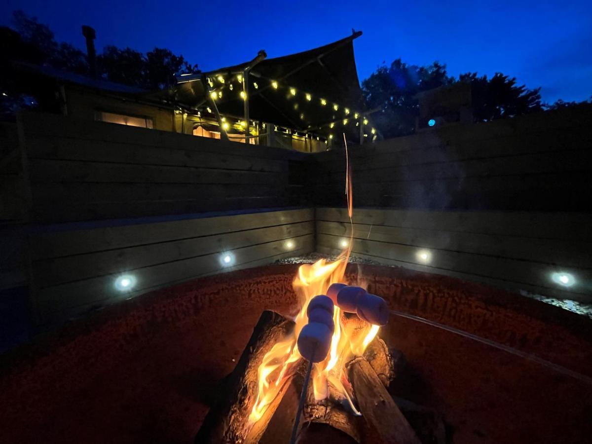Jungle Book Safari Tent Тенби Экстерьер фото