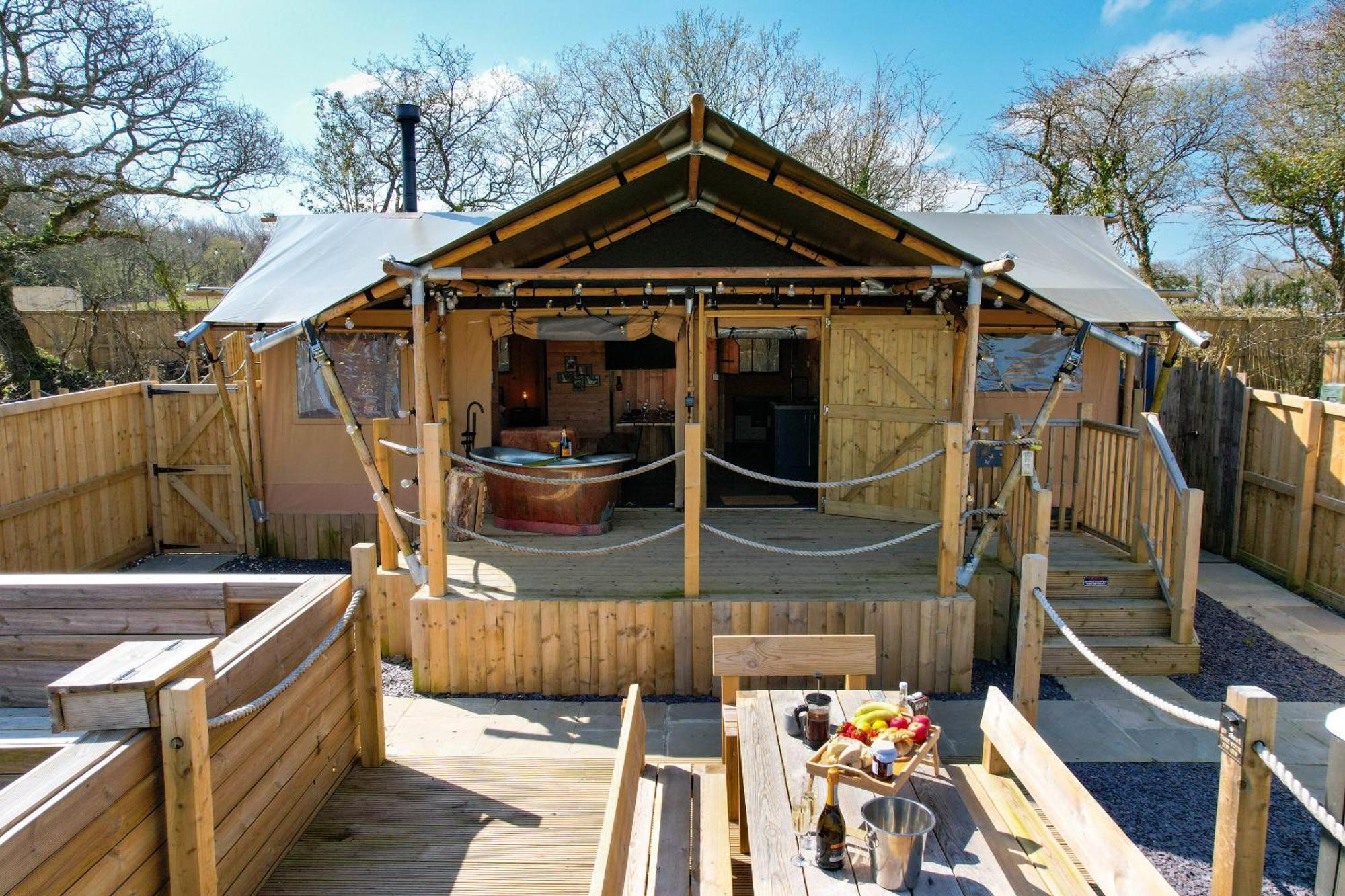 Jungle Book Safari Tent Тенби Экстерьер фото