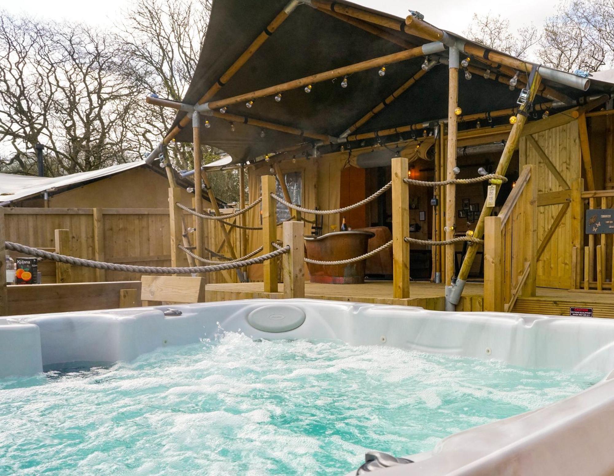 Jungle Book Safari Tent Тенби Экстерьер фото